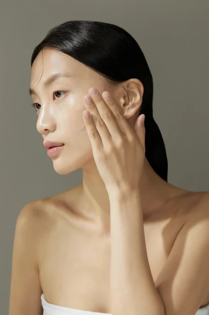 يرطب و يعالج ـ JUMISO Snail Mucin 95% + Peptide Essence 140ml 