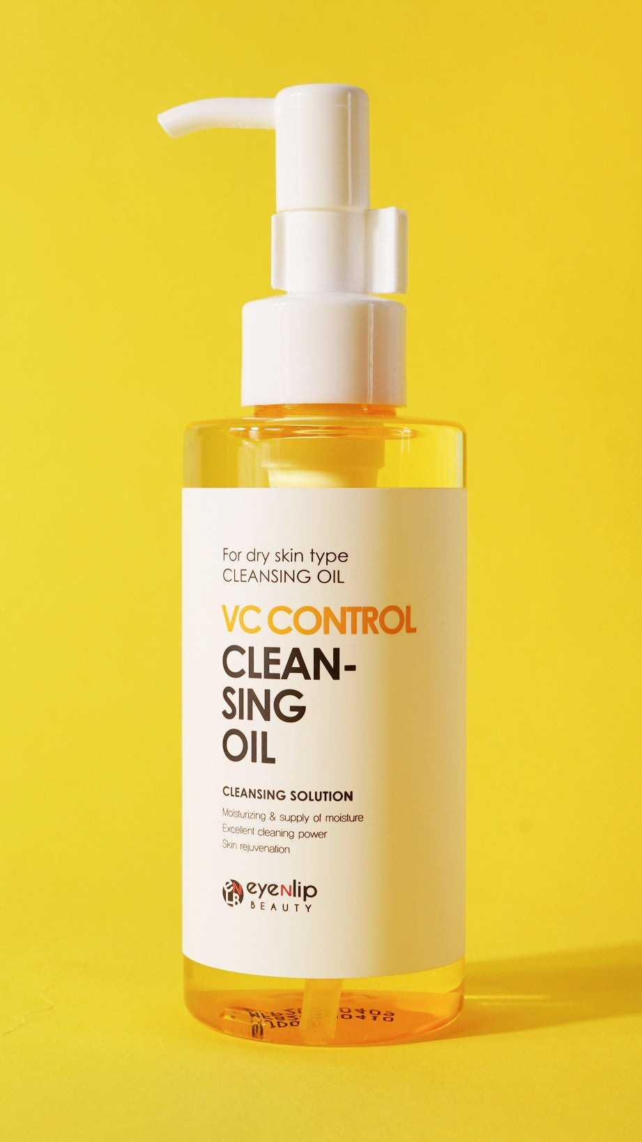  غسول زيتي للبشرة الجافة و الحساسة ـ EYENLIP - VC CONTROL CLEANSING OIL 150ml 